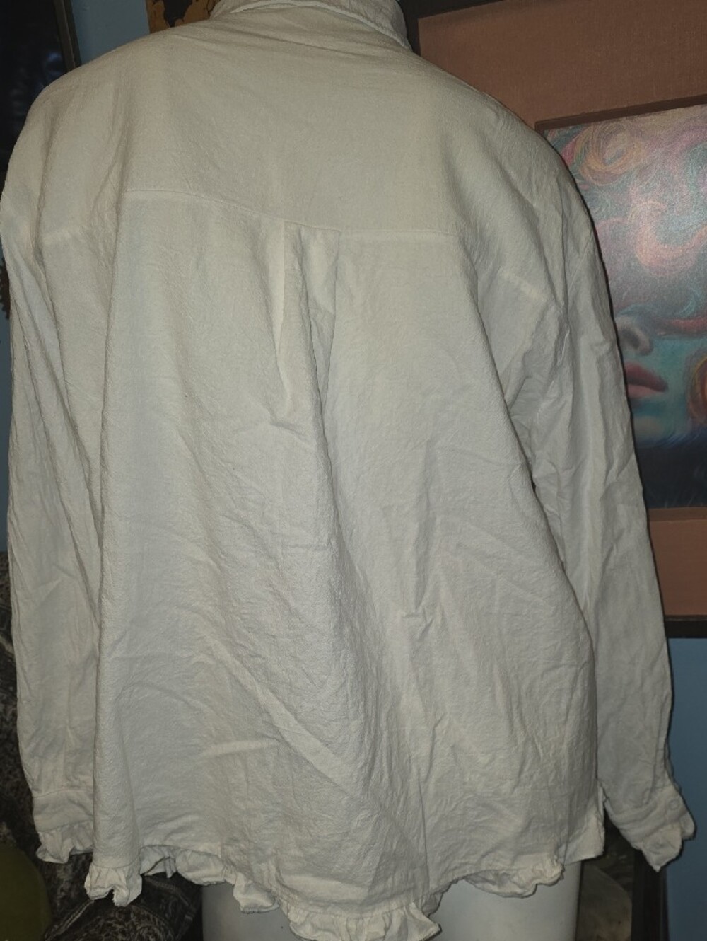Women's White Ruffle-Hem Button Front Blouse - Picture 2 of 6